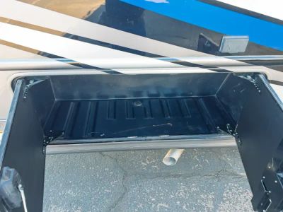 2022 Thor Motor Coach OMNI — photo 22 view
