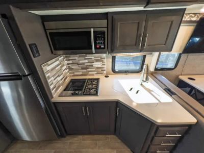 2022 Thor Motor Coach OMNI — photo 11 view
