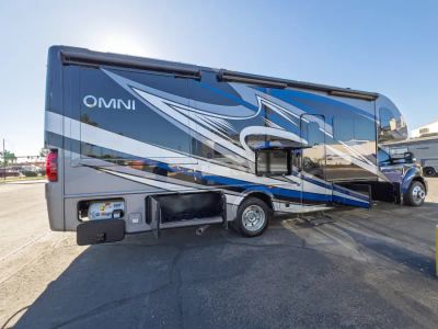 2022 Thor Motor Coach OMNI — photo 20 view