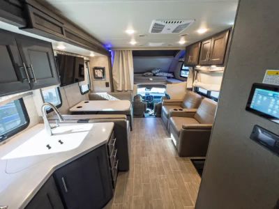 2022 Thor Motor Coach OMNI — interior view
