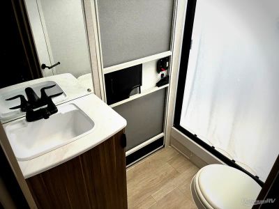 2025 Forest River Salem Cruise Lite — photo 17 view