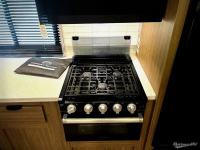2025 Forest River Salem Cruise Lite — photo 11 view