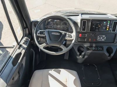 2026 Tiffin ALLEGRO BAY — rear three-quarter view