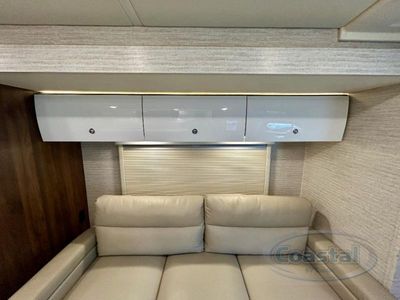 2021 Winnebago Navion - Photo 7