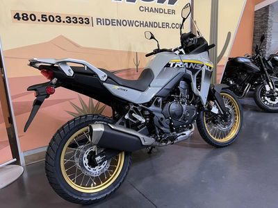 2025 Honda Transalp - Photo 3