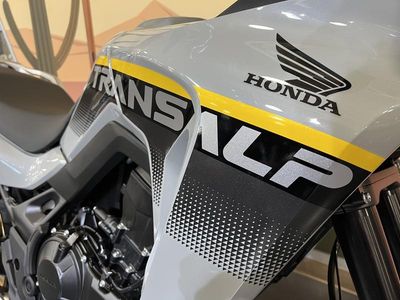 2025 Honda Transalp - Photo 15