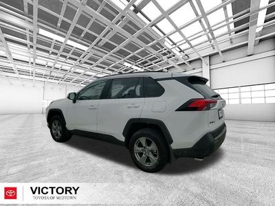 2025 Toyota RAV4 - Photo 5