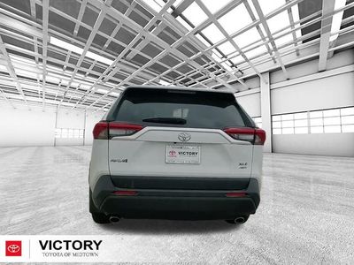 2025 Toyota RAV4 - Photo 4