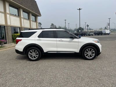 2020 Ford Explorer — side profile view