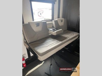 2025 Momentum M-Class 395MS - Photo 31