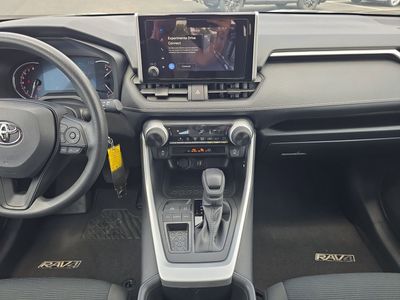 2025 Toyota RAV4 - Photo 11