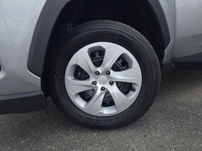 2025 Toyota RAV4 - Photo 26