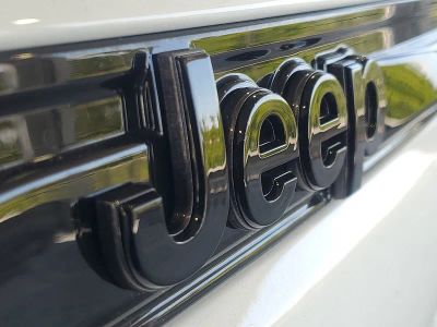 2025 Jeep Grand Cherokee — detail view