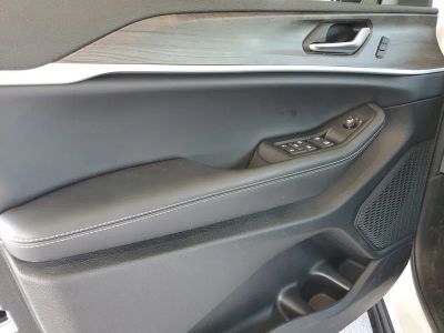 2025 Jeep Grand Cherokee — photo 15 view
