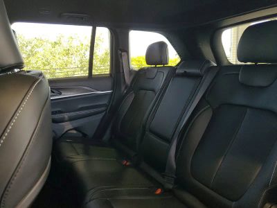 2025 Jeep Grand Cherokee — photo 8 view