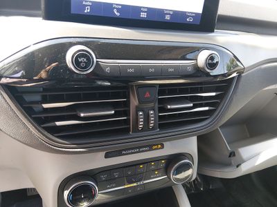 2025 Ford Escape - Photo 13