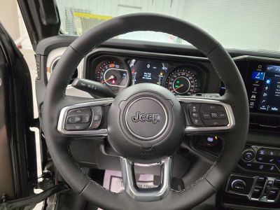 2026 Jeep Wrangler — photo 16 view