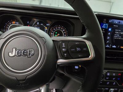 2026 Jeep Wrangler — photo 18 view