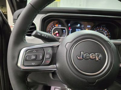 2026 Jeep Wrangler — photo 17 view