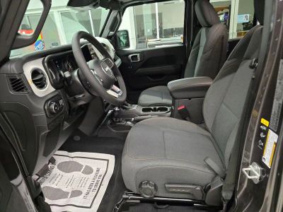 2026 Jeep Wrangler — photo 15 view