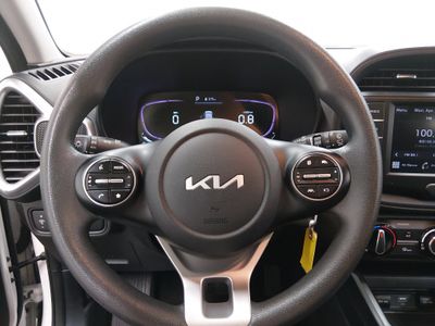 2023 Kia Soul - Photo 12