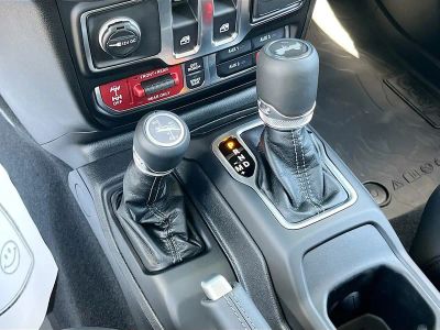 2026 Jeep Wrangler — photo 17 view