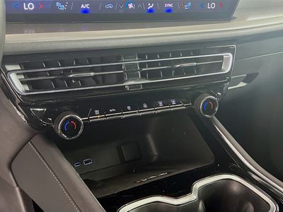 2025 Chevrolet Traverse - Photo 12