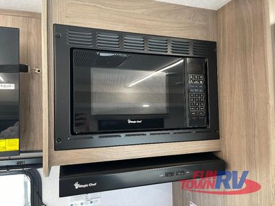2026 Coachmen RV Freedom Express Select - Photo 18