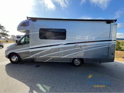2025 Winnebago Navion - Photo 4