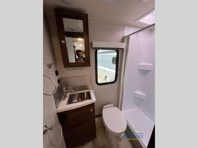 2025 Winnebago Navion - Photo 11