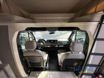 2025 Winnebago Navion - Photo 7