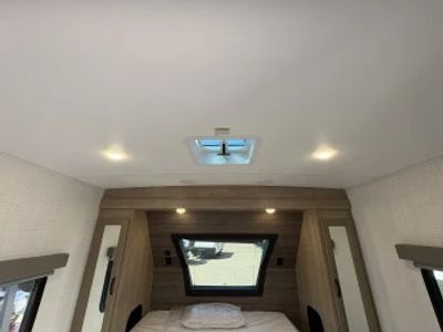 2024 Palomino Solaire - Photo 31