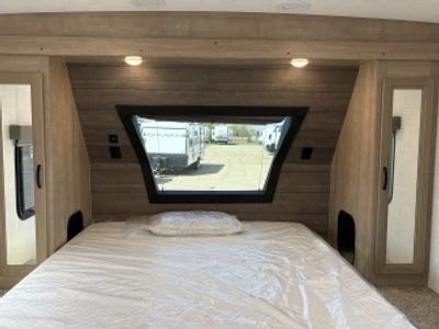 2024 Palomino Solaire - Photo 29