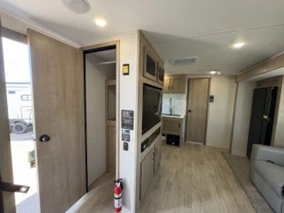 2024 Palomino Solaire - Photo 15