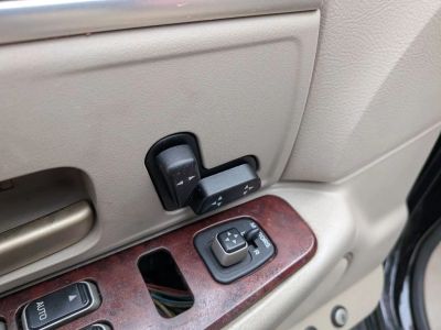 2005 Lincoln Town Car — photo 25 view