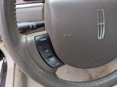 2005 Lincoln Town Car — photo 12 view