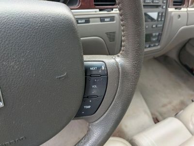 2005 Lincoln Town Car — photo 15 view