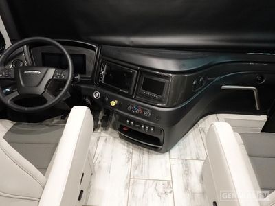 2026 Fleetwood Discovery LXE - Photo 13