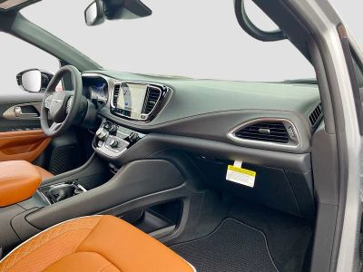 2026 Chrysler Pacifica — photo 32 view