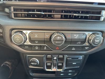 2026 Jeep Wrangler - Photo 14