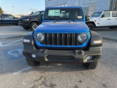 2026 Jeep Wrangler - Photo 8