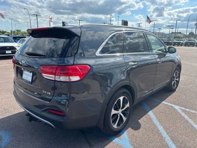 2016 Kia Sorento — detail view