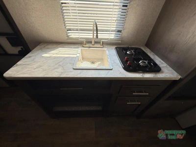 2021 Dutchmen RV Coleman — photo 15 view