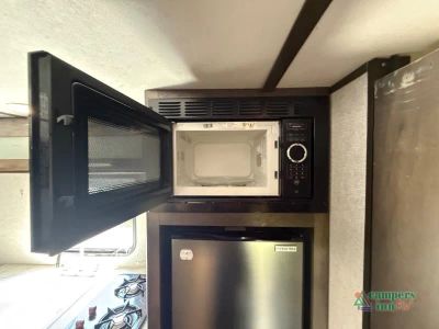 2021 Dutchmen RV Coleman — photo 13 view