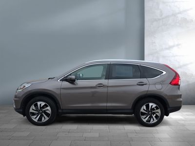 2015 Honda CR-V — rear three-quarter view