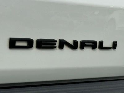 2024 GMC Yukon XL - Photo 11