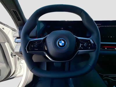 2026 BMW i5 — photo 40 view