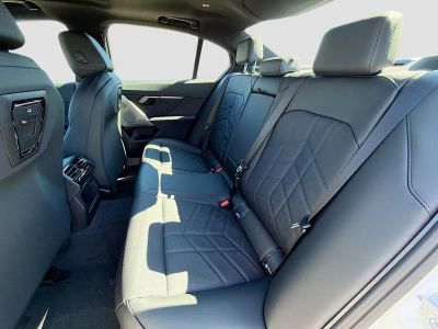 2026 BMW i5 — photo 21 view
