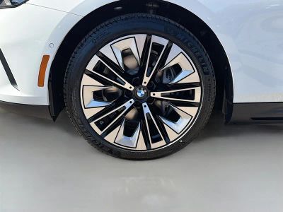 2026 BMW i5 — photo 42 view