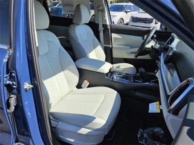 2025 Kia Sorento — photo 12 view